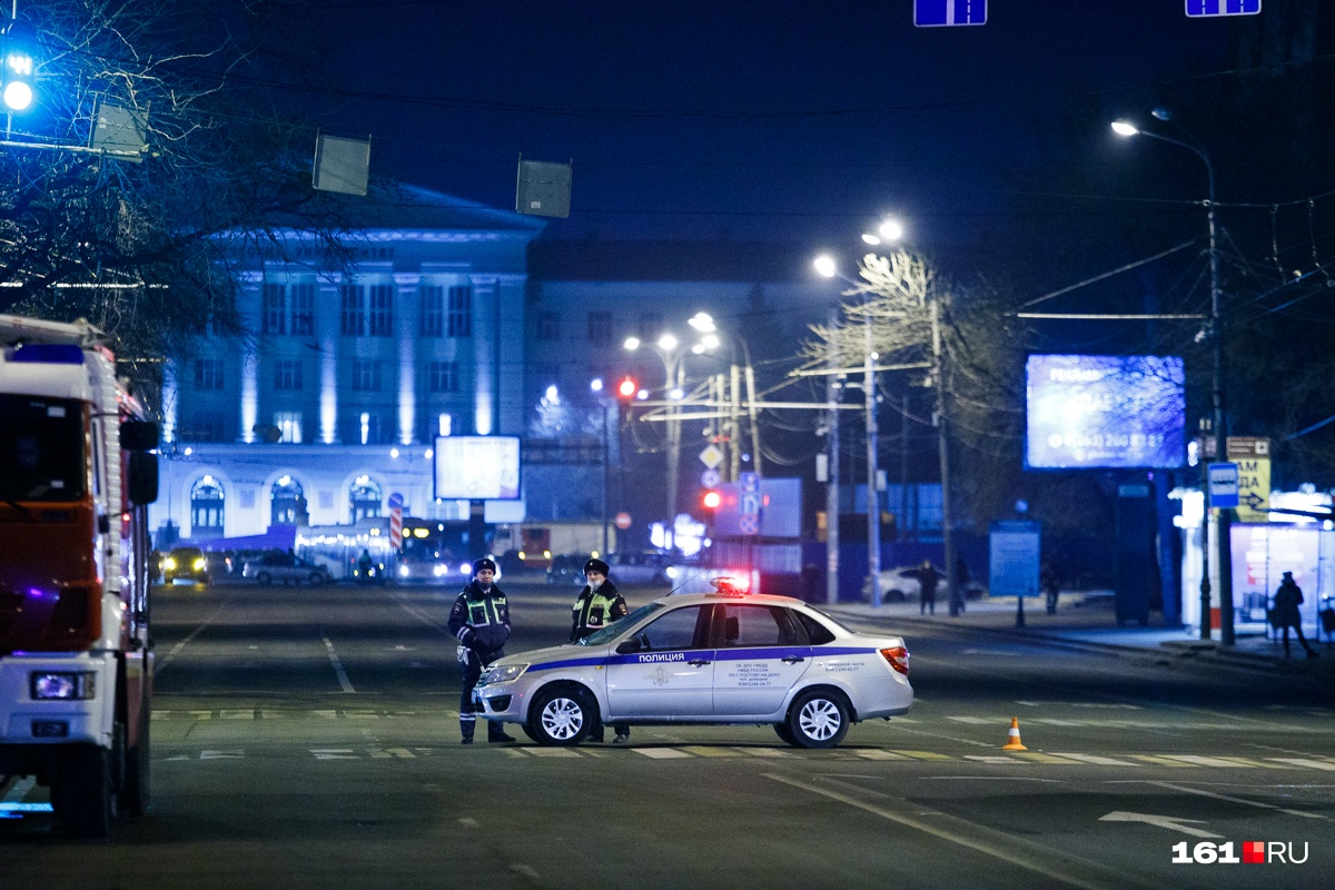 Движение по Ворошиловскому временно перекрыли Движение по Ворошиловскому временно перекрыли
