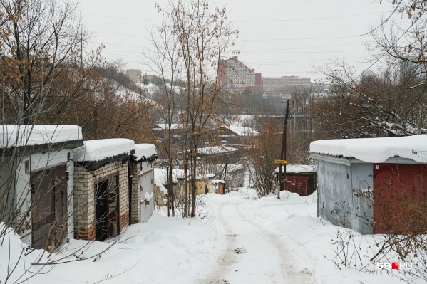 От гаражного кооператива в Разгуляе осталась лишь часть От гаражного кооператива в Разгуляе осталась лишь часть