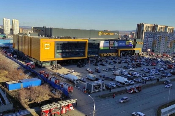 Жители насчитали более 10 пожарных машин Жители насчитали более 10 пожарных машин