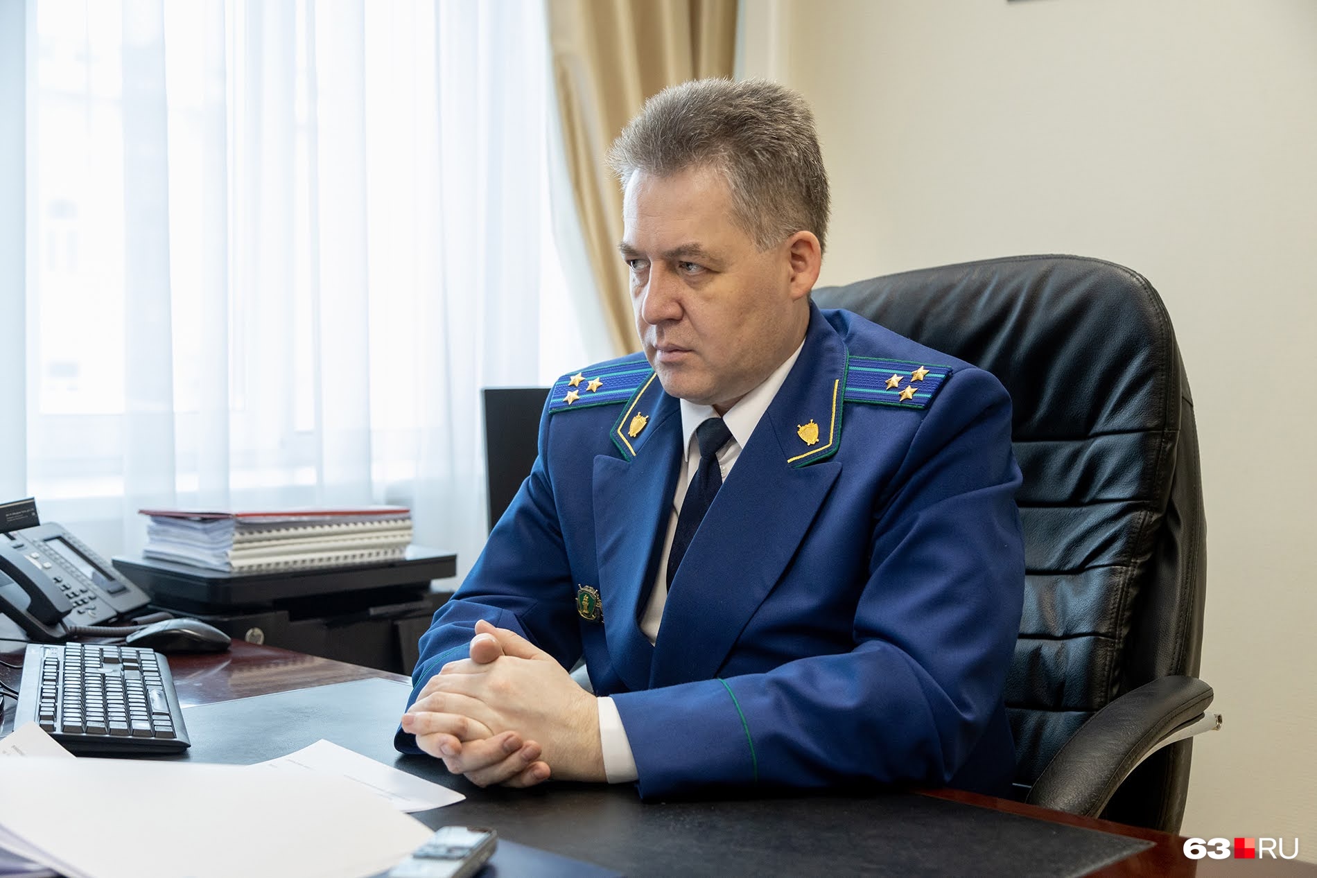 «Подарок преподносят учителю безвозмездно, без ожидания каких-либо одолжений» «Подарок преподносят учителю безвозмездно, без ожидания каких-либо одолжений»