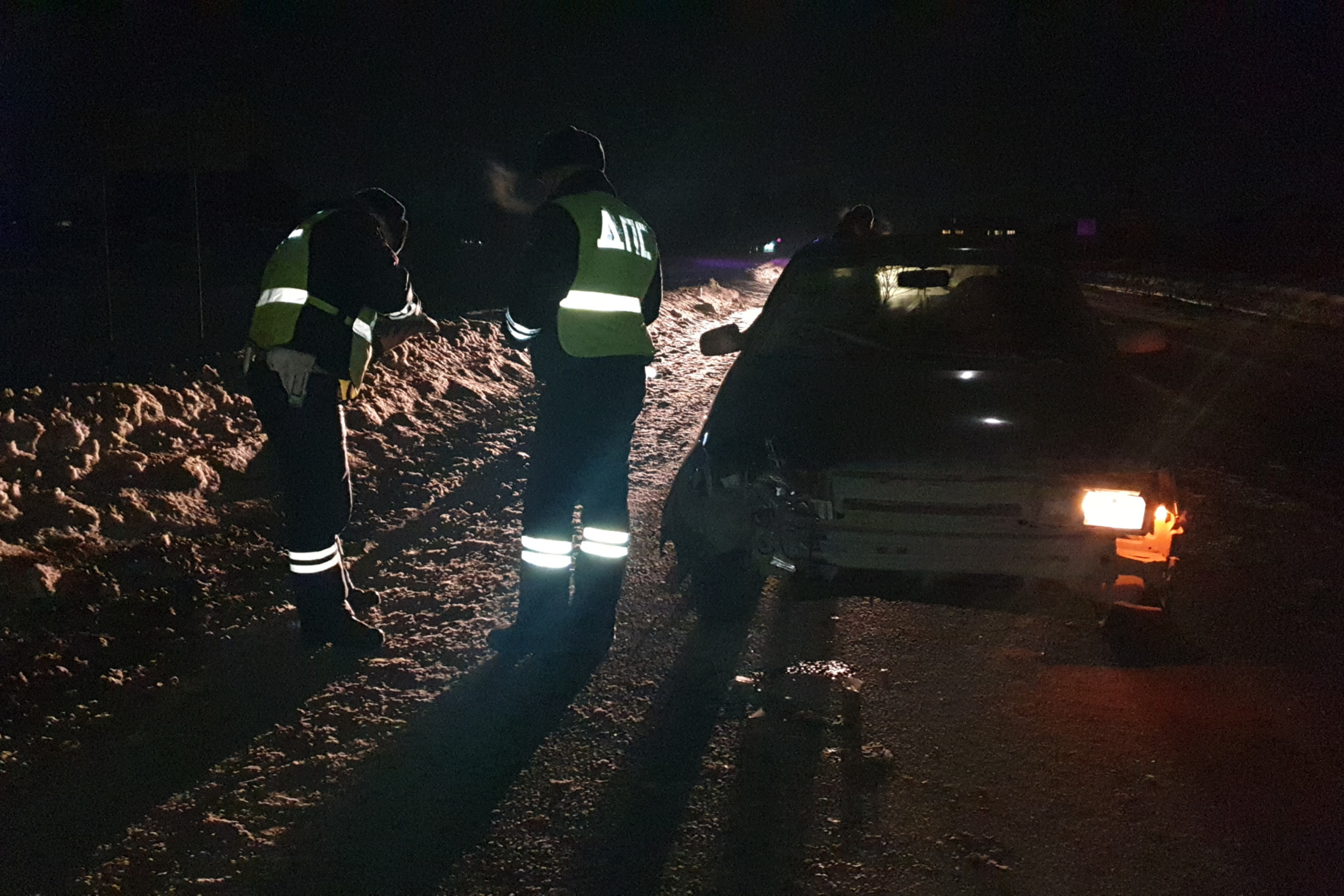 В Екатеринбурге ВАЗ насмерть сбил пешехода на темной дороге