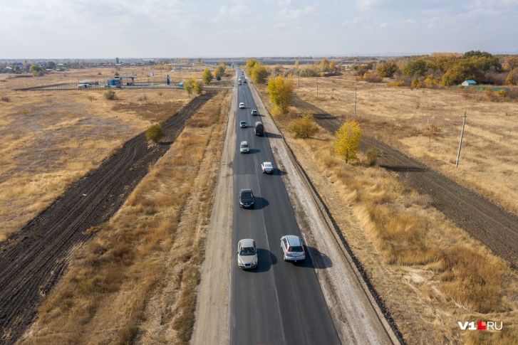 За сутки по дороге проходит более 30 тысяч автомобилей За сутки по дороге проходит более 30 тысяч автомобилей