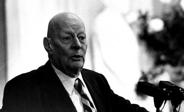 С 1960 года Анатолий Александров занимал пост директора Института атомной энергии СССР. По его инициативе и при его участии были разработаны и построены первые атомные реакторы для ледоколов и подводных лодок<br> С 1960 года Анатолий Александров занимал пост директора Института атомной энергии СССР. По его инициативе и при его участии были разработаны и построены первые атомные реакторы для ледоколов и подводных лодок<br>