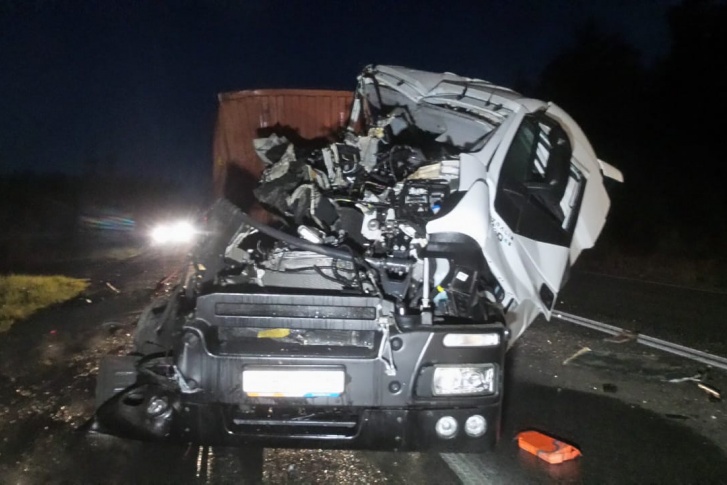У Iveco снесло всю кабину У Iveco снесло всю кабину