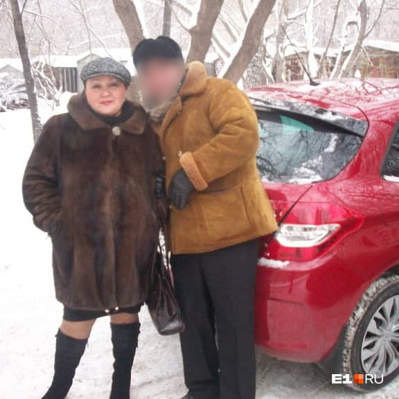 По словам пострадавших, проворачивать сомнительные схемы Светлане помогает ее семья По словам пострадавших, проворачивать сомнительные схемы Светлане помогает ее семья