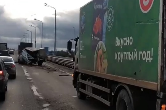 ДТП произошло около 15 часов на Юбилейном мосту ДТП произошло около 15 часов на Юбилейном мосту