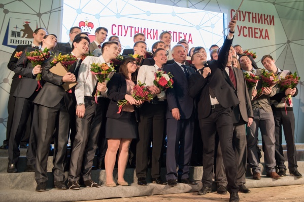 Студенты ПНИПУ на встрече с президентом ПАО ЛУКОЙЛ Вагитом Алекперовым Студенты ПНИПУ на встрече с президентом ПАО ЛУКОЙЛ Вагитом Алекперовым