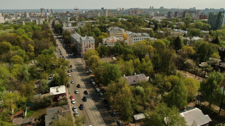 Процесс строительства нового жилого комплекса в Нижнем Новгороде сняли с квадрокоптера