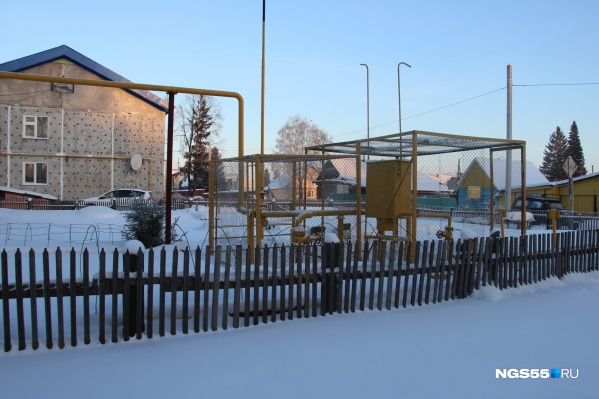 Жителям пришлось экстренно покупать дрова и уголь Жителям пришлось экстренно покупать дрова и уголь