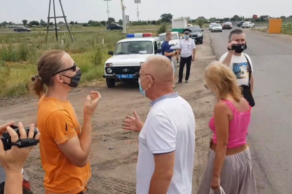 Жители поселков Среднеахтубинского района выступили против экоактивистов Жители поселков Среднеахтубинского района выступили против экоактивистов