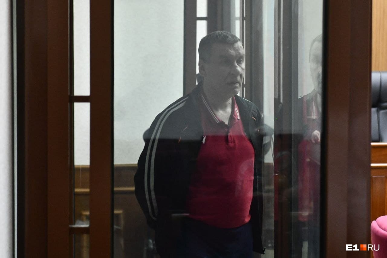 «Связал руки и нанес 140 ударов топором»: в Екатеринбурге назвали срок убийце известного адвоката