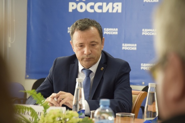 Рустем Ахмадинуров руководит исполкомом отделения «Единой России» по Башкортостану с 2019 года Рустем Ахмадинуров руководит исполкомом отделения «Единой России» по Башкортостану с 2019 года