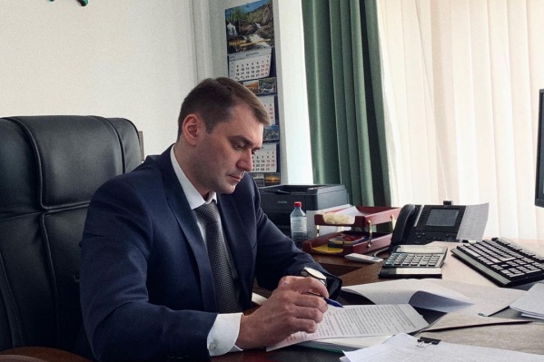 Чиновник ответит на самые волнующие вопросы Чиновник ответит на самые волнующие вопросы