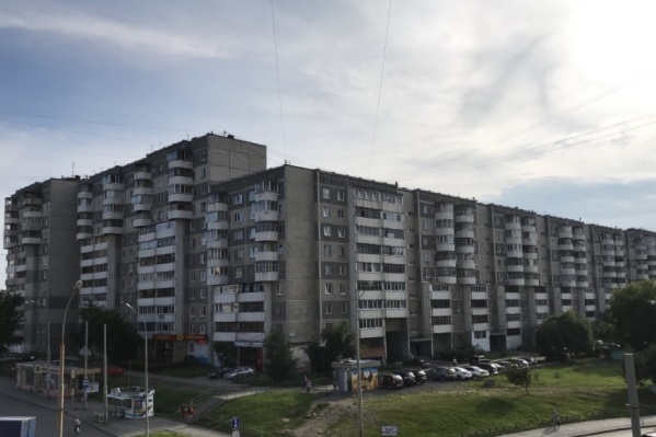 Бывшая управляющая компания подала в суд на жильцов Крестинского, 27 Бывшая управляющая компания подала в суд на жильцов Крестинского, 27