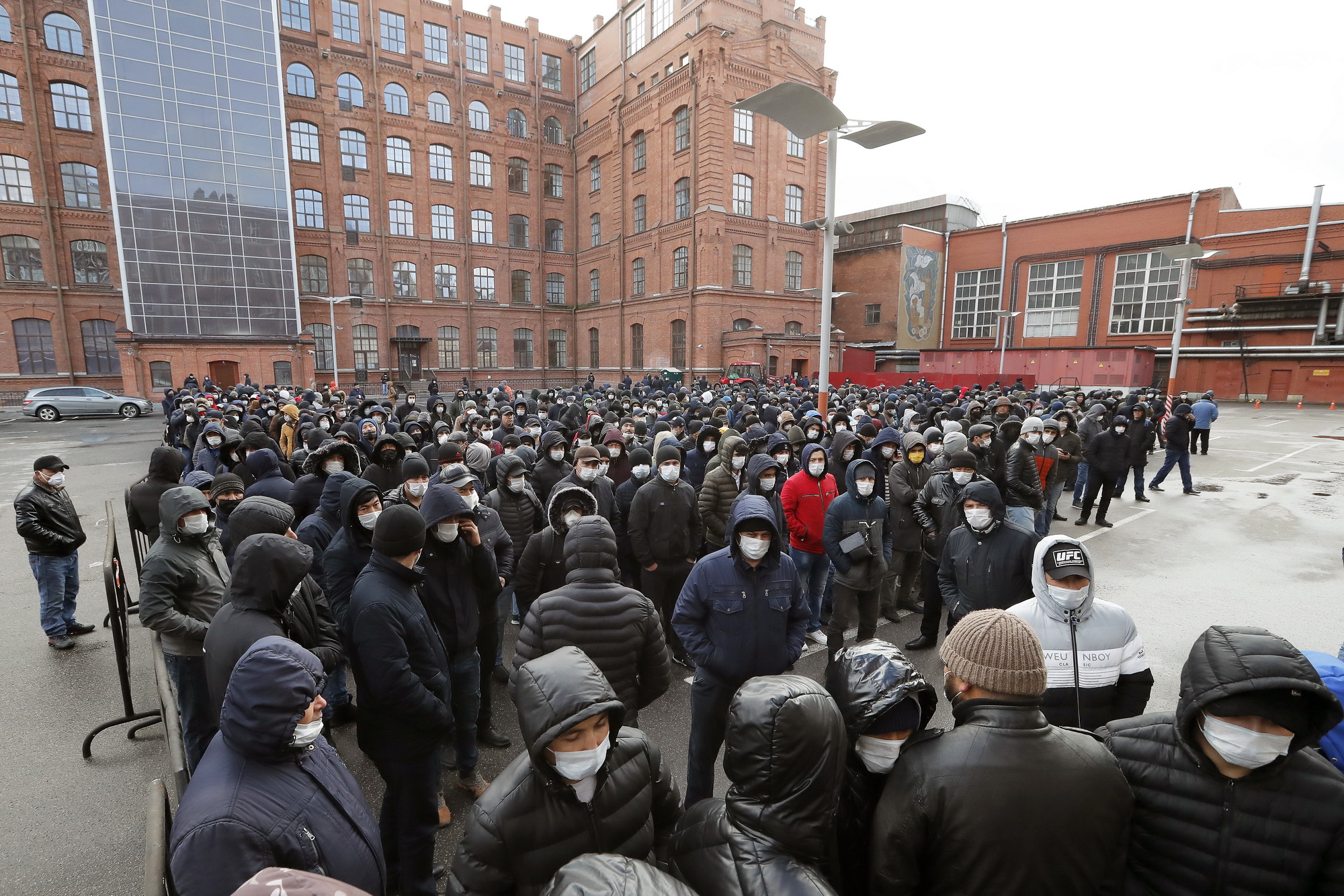 Амнистия на исходе. Ждать ли Петербургу в конце сентября новых очередей в миграционных центрах