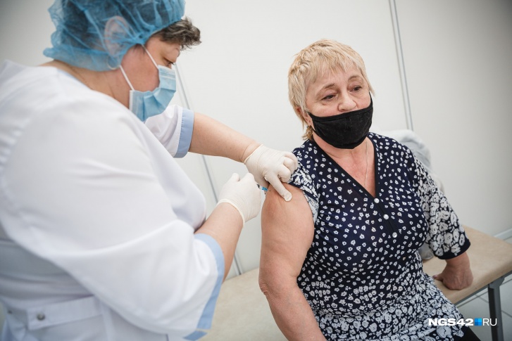 В Кузбассе первую прививку от коронавируса поставили уже больше <nobr class="_">147 тысяч</nobr> человек