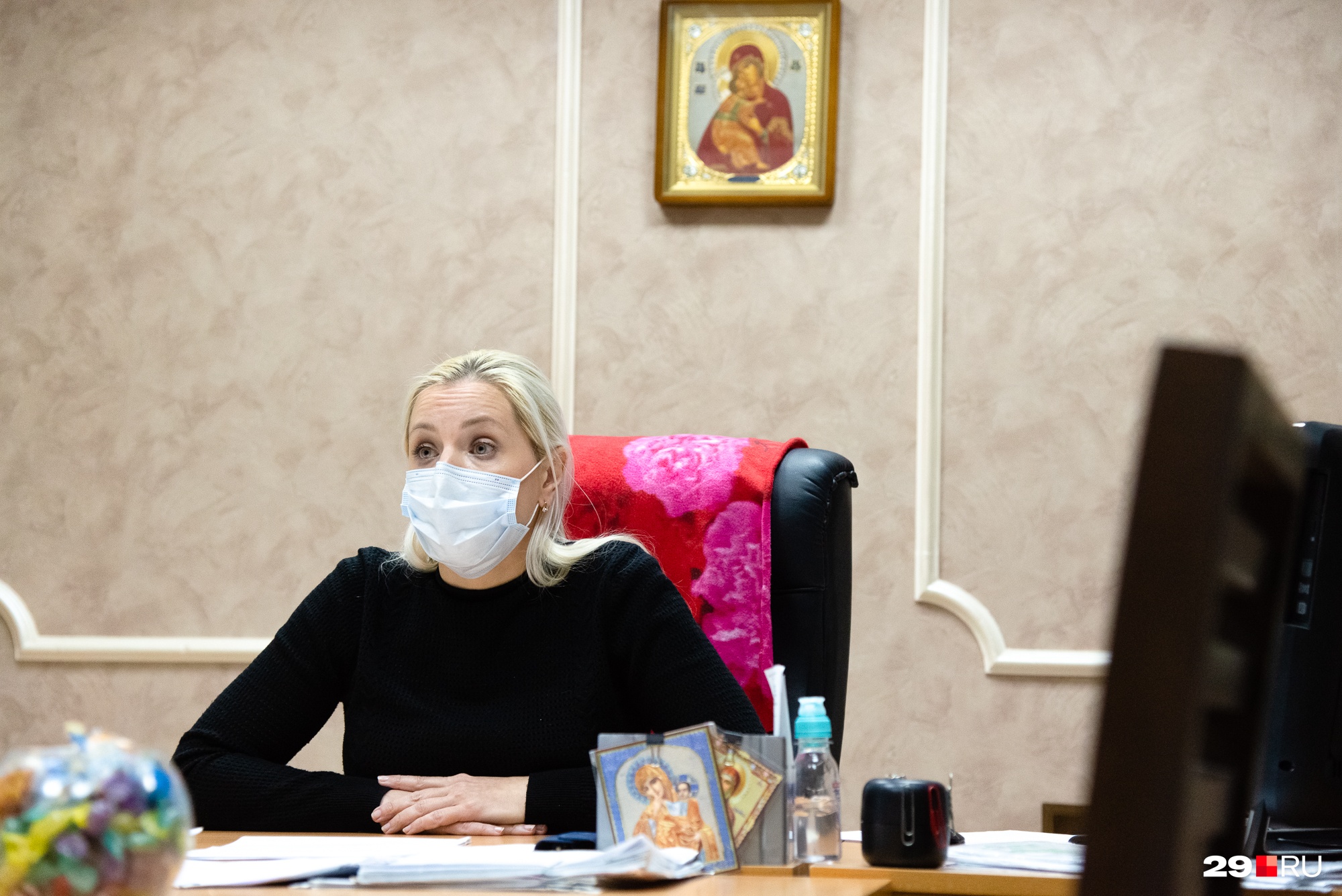 Наталья Никифорова говорит, что они могут договориться с проживающими в интернате — нужно только попросить заранее Наталья Никифорова говорит, что они могут договориться с проживающими в интернате — нужно только попросить заранее