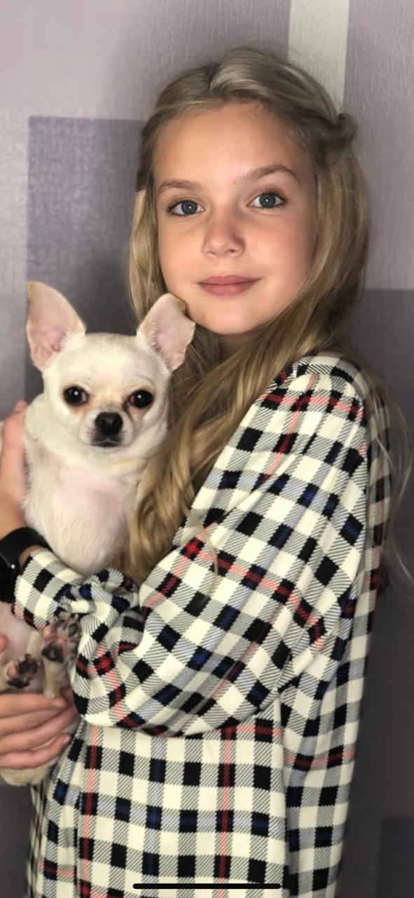 Лизе сейчас 11 лет, она отличница и учится в <nobr class="_">5-м</nobr> классе Лизе сейчас 11 лет, она отличница и учится в <nobr class="_">5-м</nobr> классе