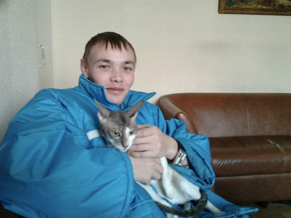 Илья много лет проработал в скорой помощи, там же познакомился с будущей женой Илья много лет проработал в скорой помощи, там же познакомился с будущей женой