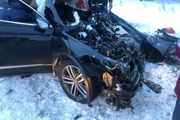 Легковой автомобиль от удара вынесло с дороги на обочину Легковой автомобиль от удара вынесло с дороги на обочину