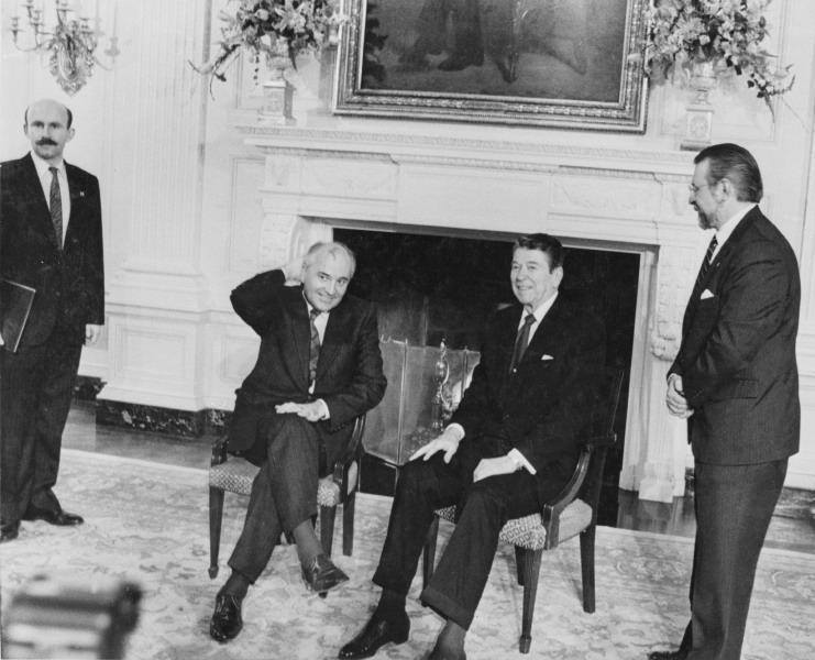 Встреча Михаила Горбачева и Рональда Рейгана, Вашингтон, декабрь 1987 года