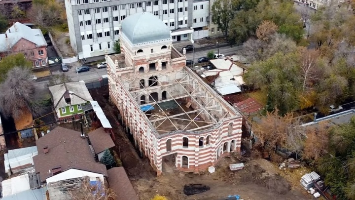 Снесли крышу: в Самаре началась реставрация хоральной синагоги