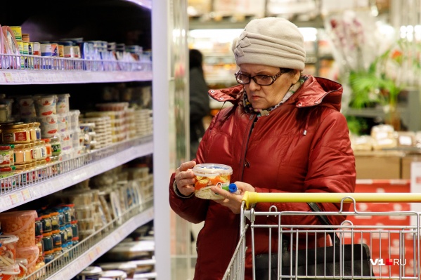 Волгоградский продавец рассказала об очередях и росте цен в городе Волгоградский продавец рассказала об очередях и росте цен в городе