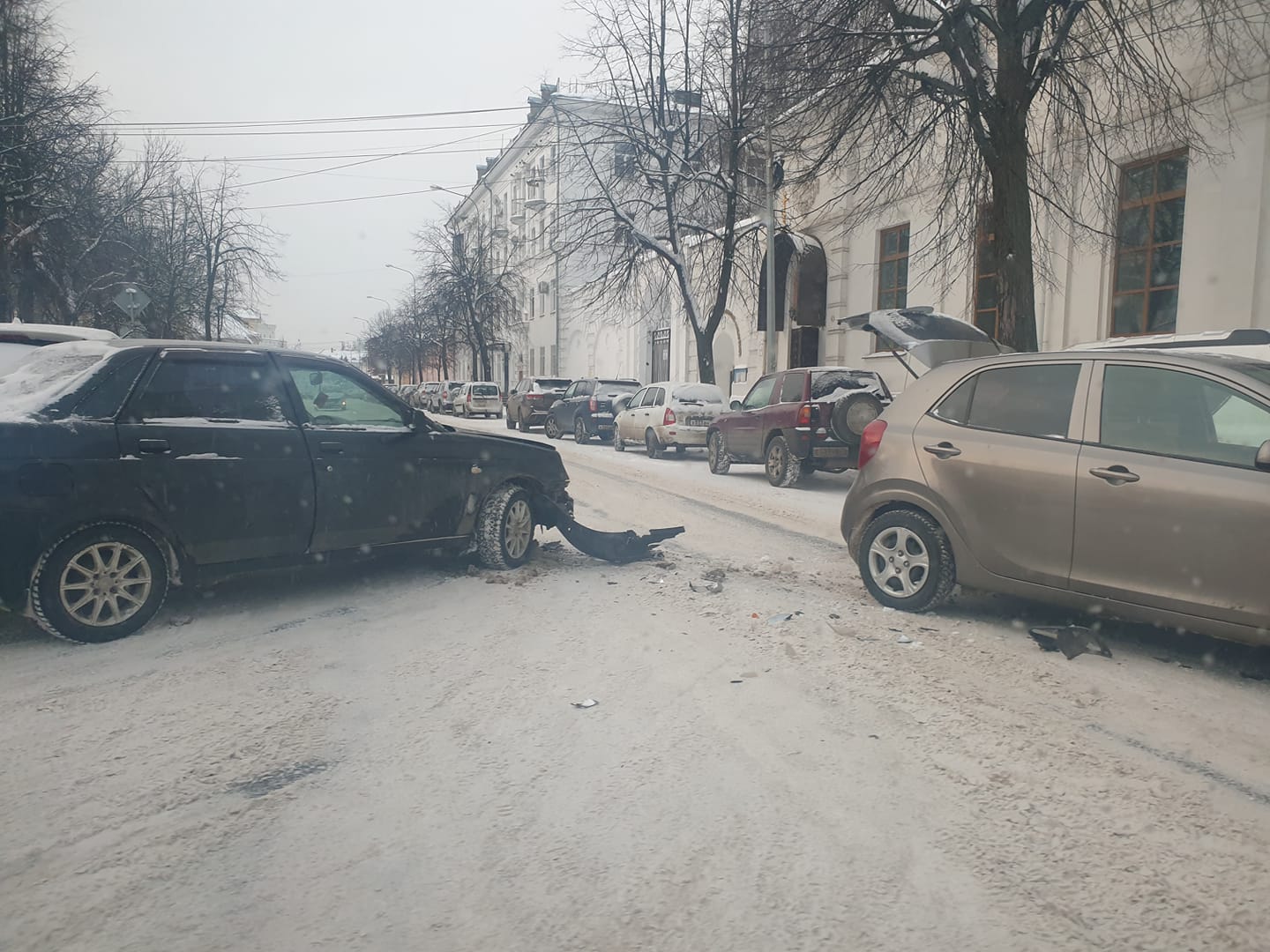 На этом перекрестке ДТП могут случаться от невнимательности На этом перекрестке ДТП могут случаться от невнимательности