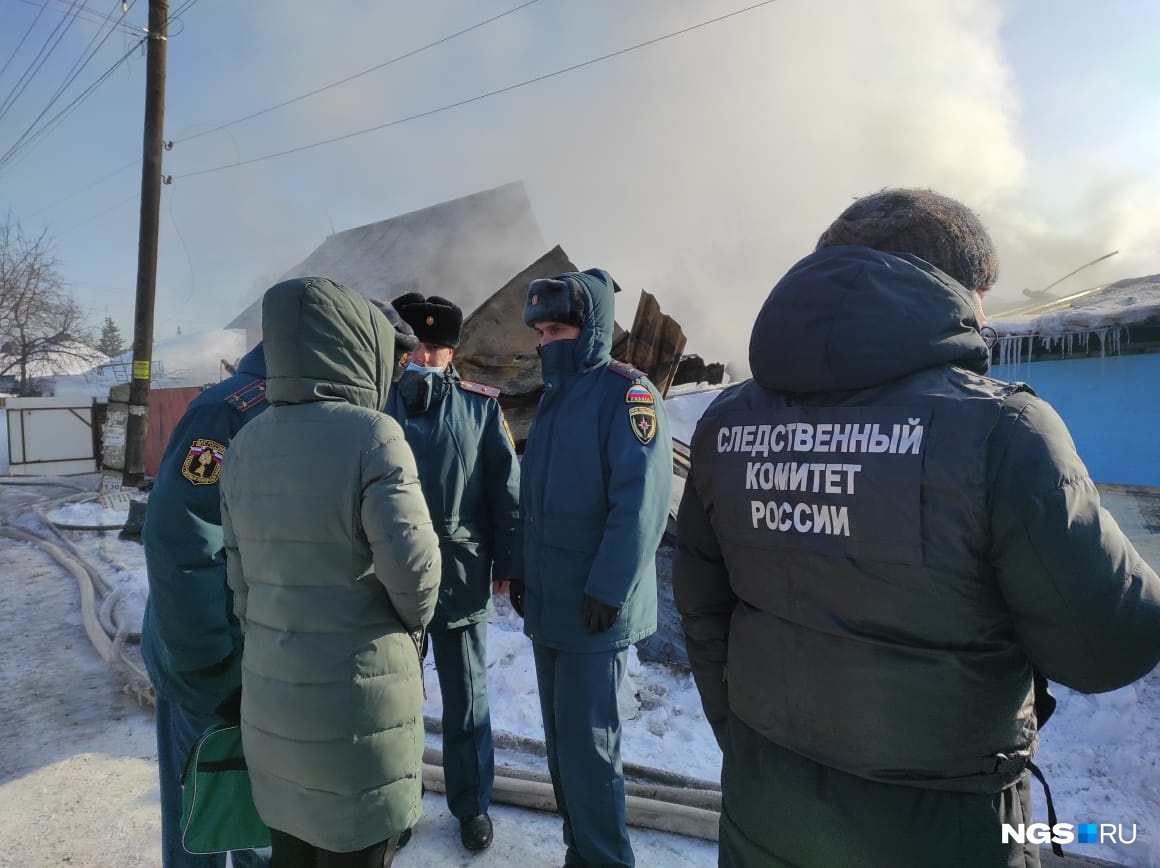 В Кировском районе сгорел частный дом — под рухнувшей кровлей могли  остаться двое или трое детей | 23.02.2021 | Новосибирск - БезФормата