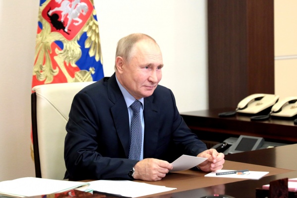В Кремле говорили, что Путин успел зарегистрироваться для онлайн-голосования В Кремле говорили, что Путин успел зарегистрироваться для онлайн-голосования