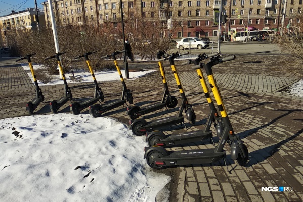 Самокаты появились сегодня на площади Маркса