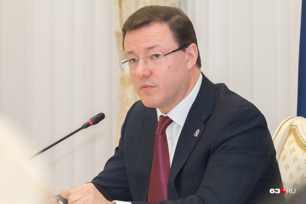 Дмитрий Азаров пообещал, что праздничную атмосферу жители региона всё же почувствуют Дмитрий Азаров пообещал, что праздничную атмосферу жители региона всё же почувствуют