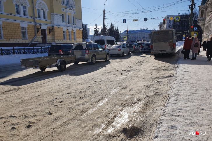У автомобилистов и транспортников <a href="https://76.ru/text/transport/2021/02/16/69769037/" target="_blank" class="_">куча претензий</a> к содержанию городских дорог У автомобилистов и транспортников <a href="https://76.ru/text/transport/2021/02/16/69769037/" target="_blank" class="_">куча претензий</a> к содержанию городских дорог
