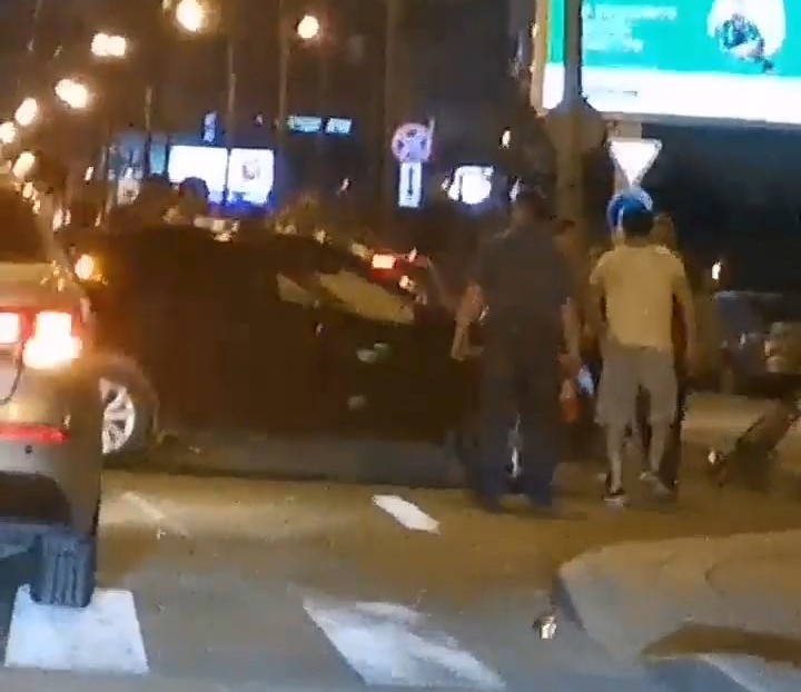 Скриншот видео из группы <a href="https://vk.com/wall-68471405_15351589" class="io-leave-page _" target="_blank">«ДТП и ЧП | Санкт-Петербург»</a>