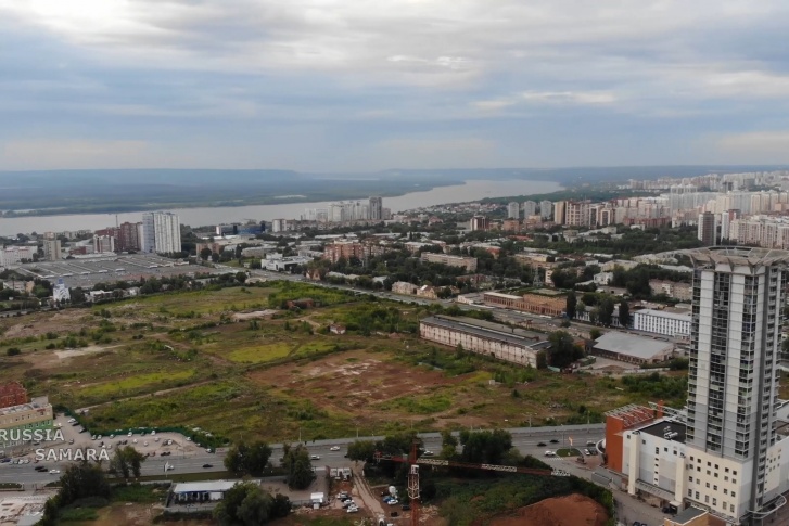 Вероятно, уже скоро эта пустующая промплощадка сильно преобразится Вероятно, уже скоро эта пустующая промплощадка сильно преобразится