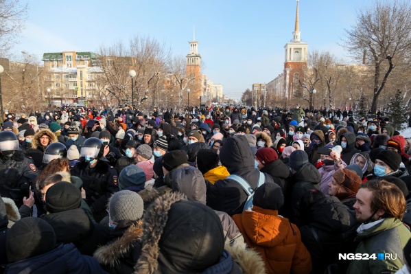 На прошлое шествие пришло 2-3 тысячи человек, по подсчетам штаба, или 800, по подсчетам властей На прошлое шествие пришло 2-3 тысячи человек, по подсчетам штаба, или 800, по подсчетам властей