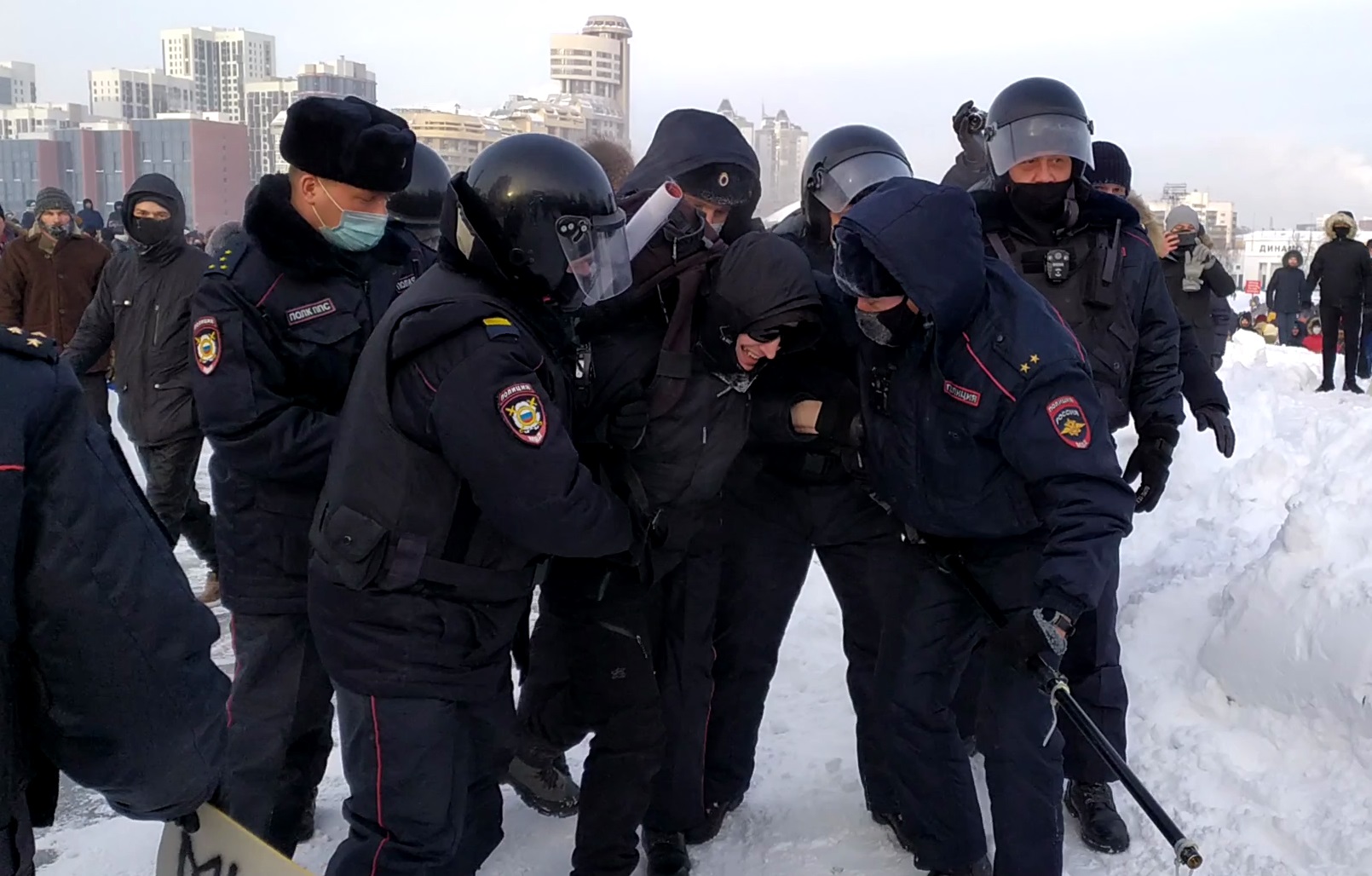 Новости екатеринбурга задержали. Задержание в Екатеринбурге. Задержания в Екатеринбурге 24 февраля. Задержание в Екатеринбурге сегодня.