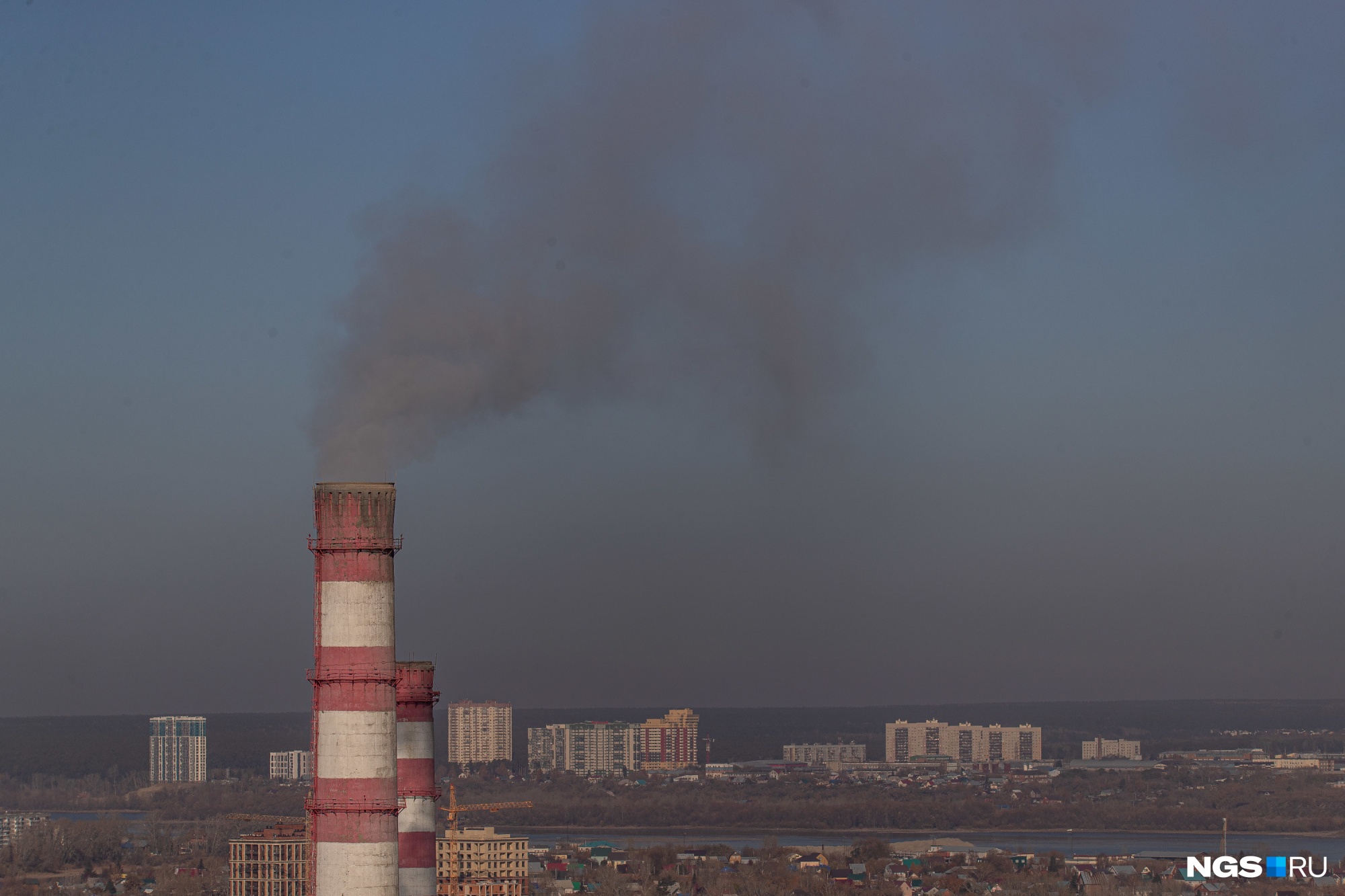 Новосибирск продолжает утопать в смоге. Где самый чистый и грязный воздух?