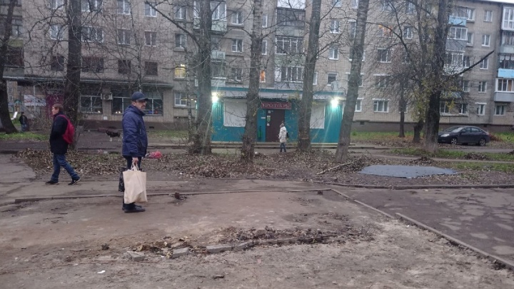 Придется ждать транспорт под дождем и снегом: мэрия Ярославля разрешила снести остановку