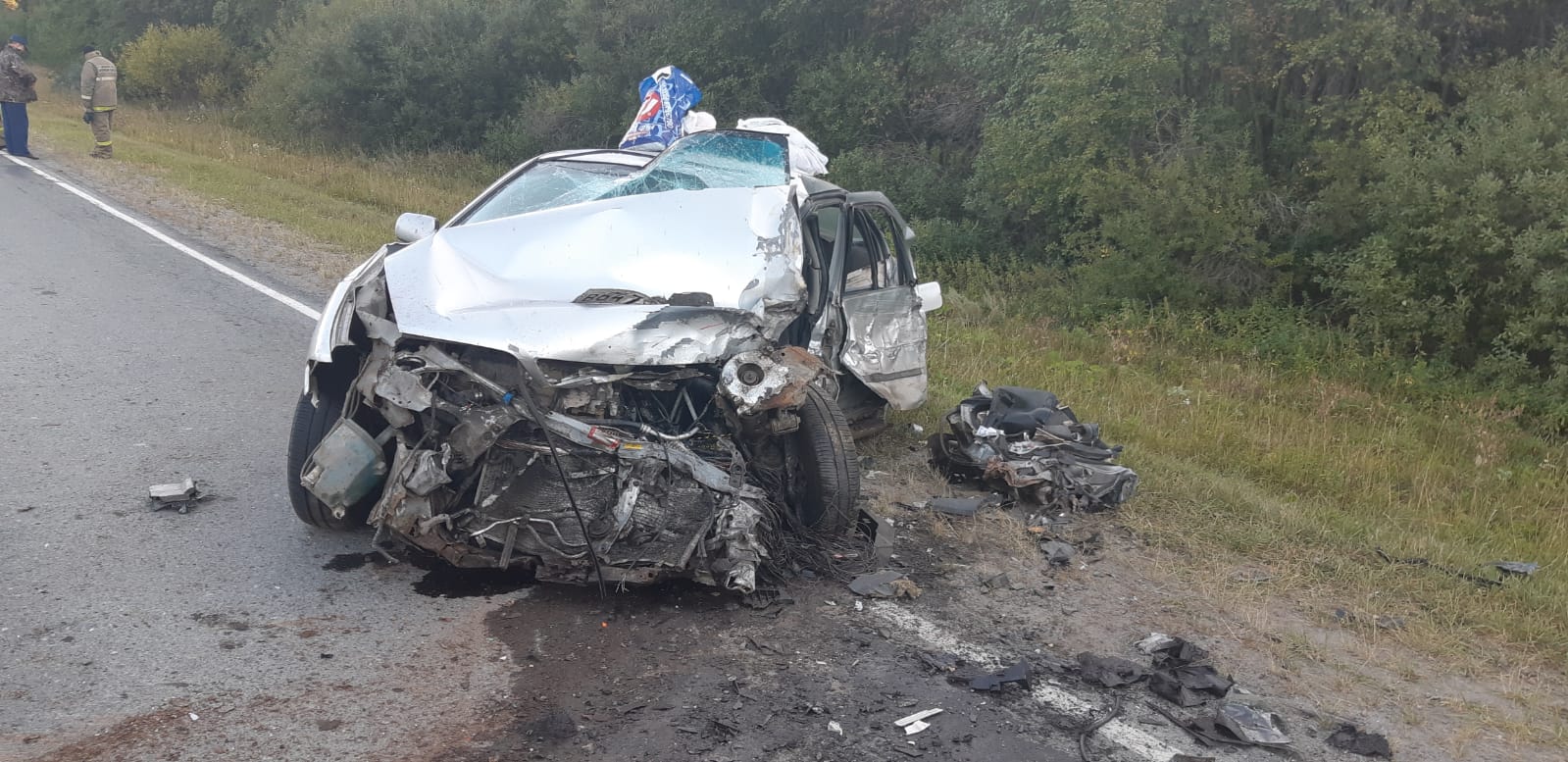 В Свердловской области в ДТП погиб пассажир праворульного Nissan, который влетел в грузовик