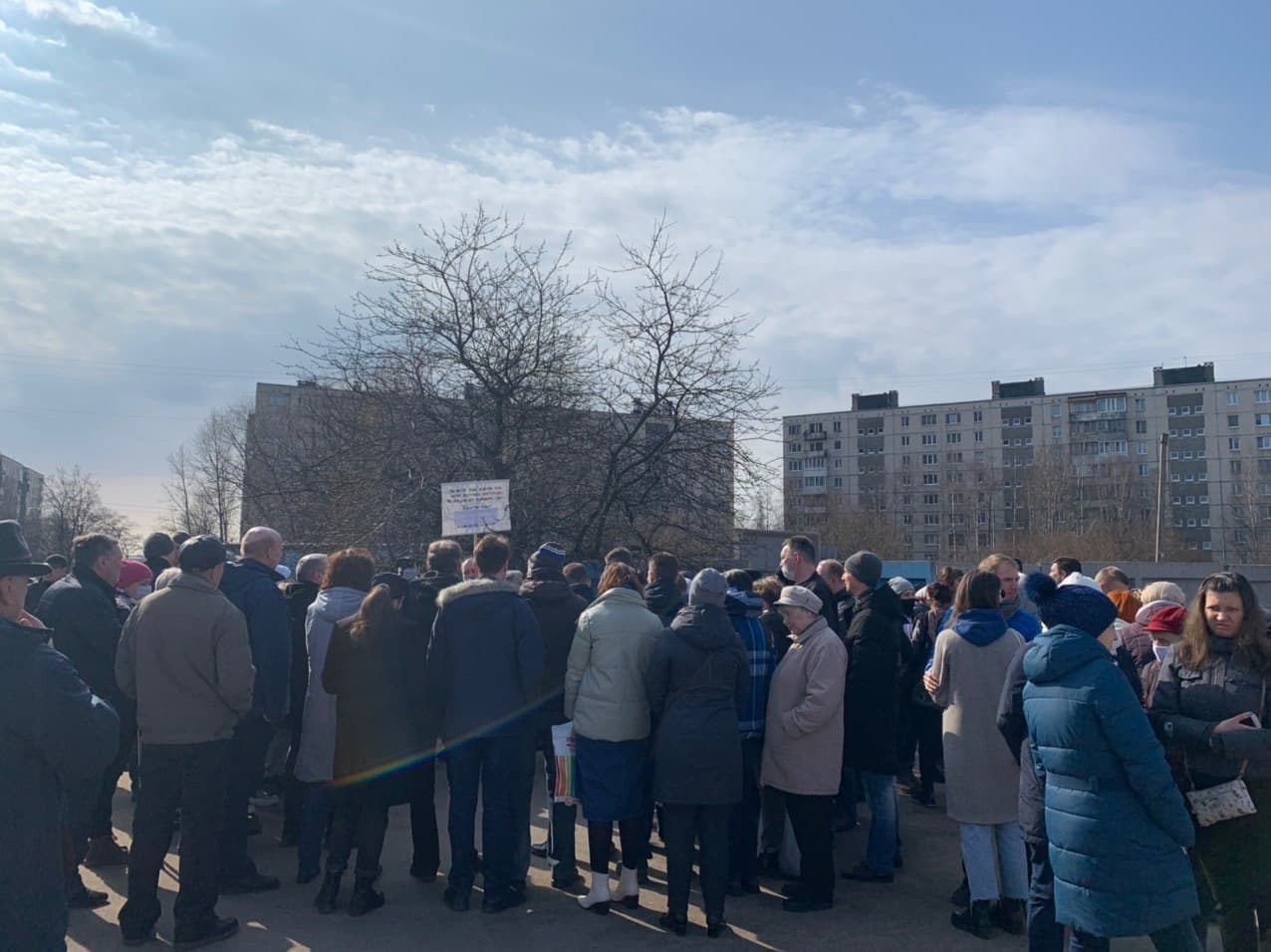 Жители против. Сквер на Олеко Дундича и Купчинской. Сквер на пересечении Дундича и Купчинской. Дундича сквер Купчинская сход. ЛЭК Истейт Купчинская Олеко.