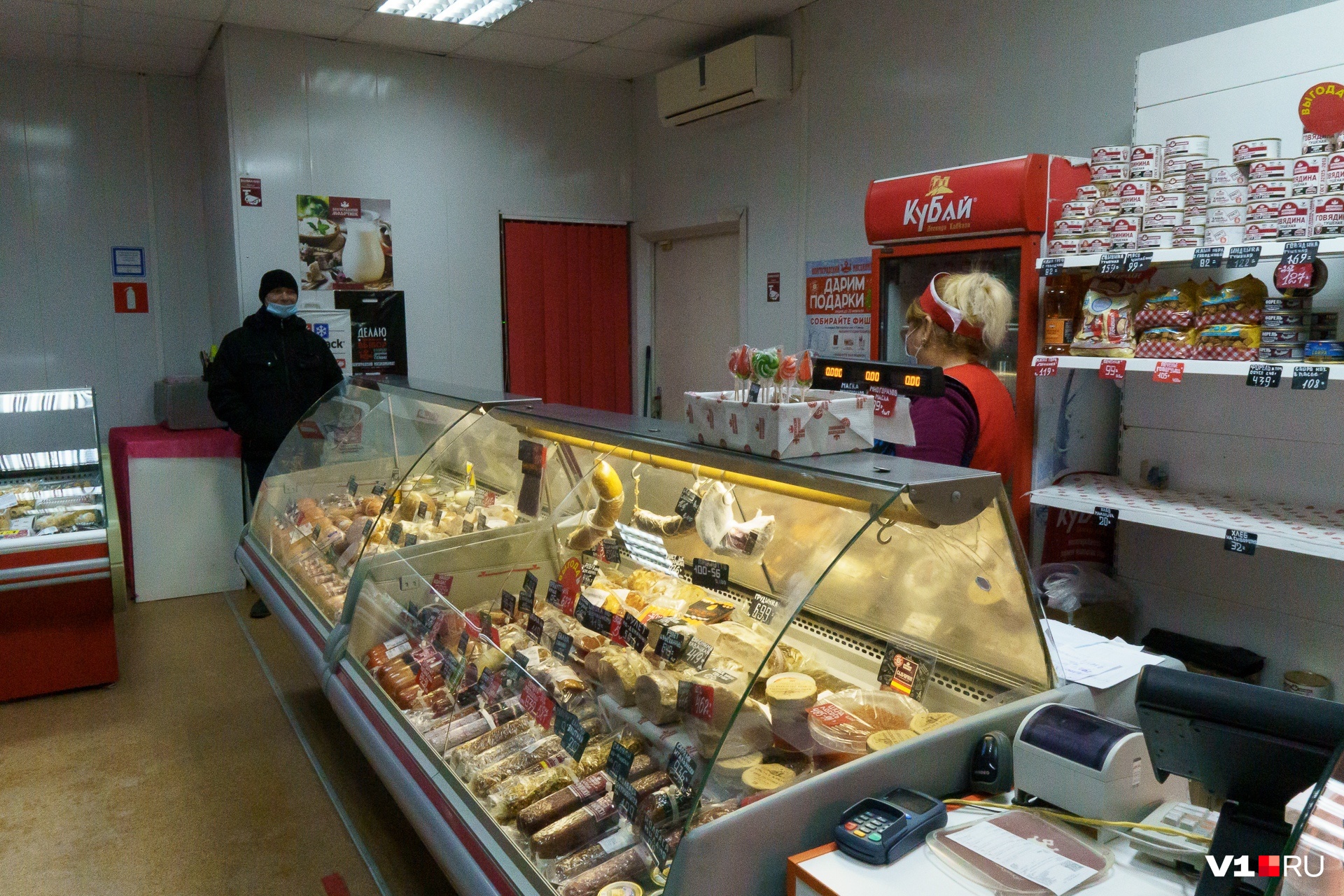 Теперь после работы Анатолий всегда приходит к жене Теперь после работы Анатолий всегда приходит к жене