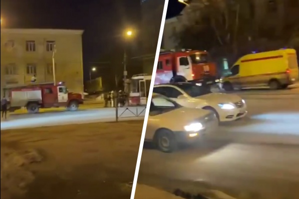 Людям пришлось покинуть транспортное средство Людям пришлось покинуть транспортное средство