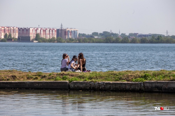 В такие дни спасаться от жары лучше у воды В такие дни спасаться от жары лучше у воды