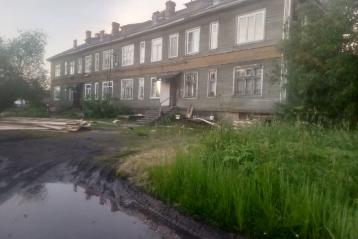 Жильцы обратились в МЧС из-за подвижек дома Жильцы обратились в МЧС из-за подвижек дома