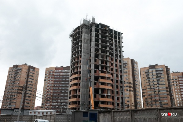 Дома в ЖК «Триумф» начали строить около десяти лет назад Дома в ЖК «Триумф» начали строить около десяти лет назад