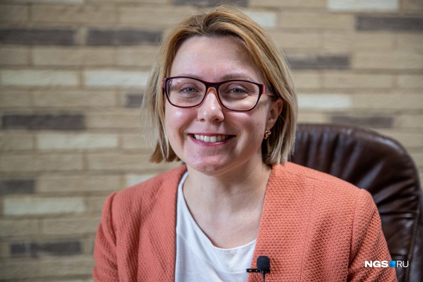 Елена Аксёнова рассказала в эфире НГС, что сделала прививку от коронавируса еще несколько месяцев назад. И призвала всех остальных новосибирцев тоже вакцинироваться Елена Аксёнова рассказала в эфире НГС, что сделала прививку от коронавируса еще несколько месяцев назад. И призвала всех остальных новосибирцев тоже вакцинироваться