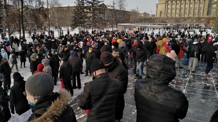 Центр Красноярска перекрыли из-за акции протеста: есть несколько задержанных