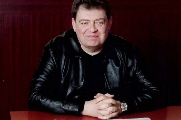 У него тяжелая сердечная болезнь У него тяжелая сердечная болезнь