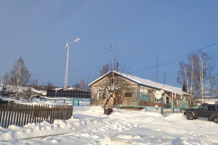 Почти все соцобъекты в поселке построены 50 лет назад Почти все соцобъекты в поселке построены 50 лет назад